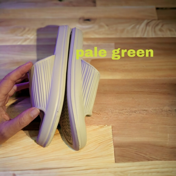 NWT soft SLIPPERS size 4-4.5 in pale green, slip on shoes, cushioned - Picture 5 of 5